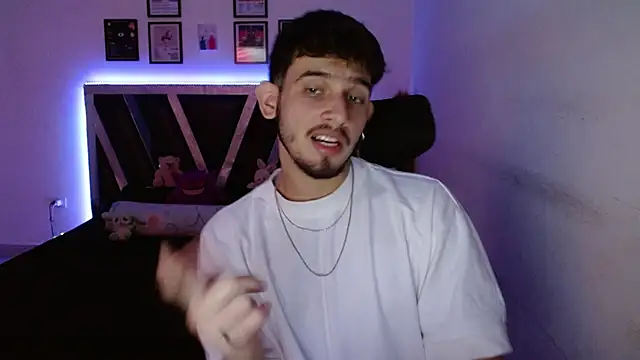 Snapshot of Sebasxxl12 chatting on December 13, 2025, 10:49 pm Sebasxxl12 online show from December 13, 2025, 10:49 pm