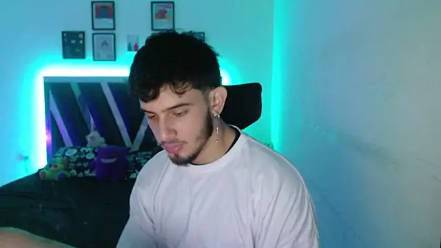 Snapshot of Sebasxxl12 chatting on October 15, 2025, 4:48 pm Sebasxxl12 online show from October 15, 2025, 4:48 pm