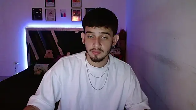 Snapshot of Sebasxxl12 chatting on December 14, 2025, 10:26 pm Sebasxxl12 online show from December 14, 2025, 10:26 pm