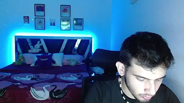 Sebasxxl12 online show from February 24, 2026, 8:53 pm