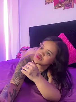 Snapshot of Sussyroxxx chatting on October 17, 2025, 5:11 am Sussyroxxx online show from October 17, 2025, 5:11 am