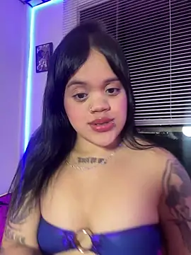 Snapshot of Sussyroxxx chatting on April 24, 2026, 4:14 am Sussyroxxx online show from April 24, 2026, 4:14 am