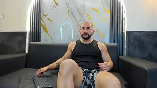 Snapshot of isaac_franko chatting on November 16, 2025, 9:08 pm isaac franko online show from November 16, 2025, 9:08 pm