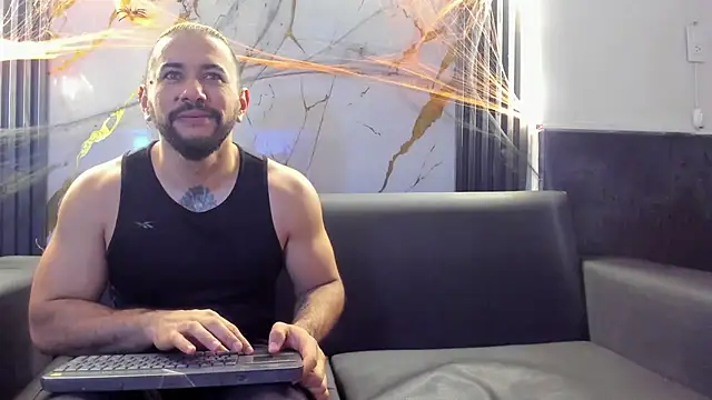 Snapshot of isaac_franko chatting on October 20, 2025, 9:15 pm isaac franko online show from October 20, 2025, 9:15 pm