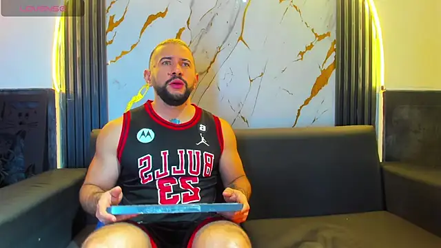 Snapshot of isaac_franko chatting on October 15, 2025, 1:41 pm isaac franko online show from October 15, 2025, 1:41 pm