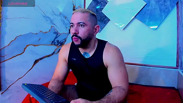 Snapshot of isaac_franko chatting on October 12, 2025, 9:49 pm isaac franko online show from October 12, 2025, 9:49 pm