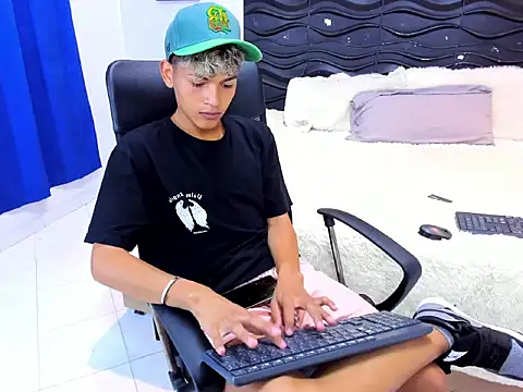 Sammy Millers online show from November 17, 2025, 5:39 pm