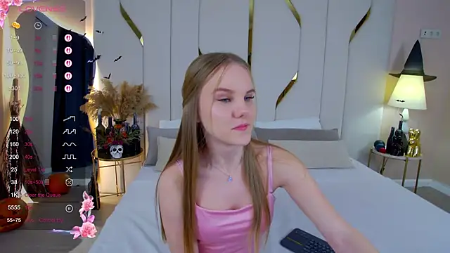 Lili Lohan online show from October 26, 2025, 5:13 pm