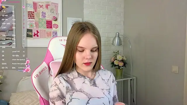 Lili Lohan online show from April 3, 2026, 5:03 am