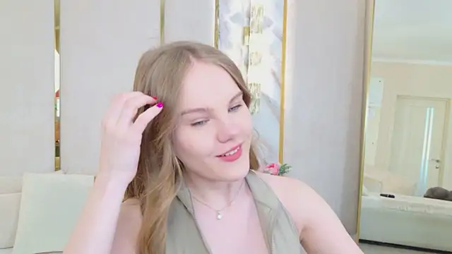 Snapshot of Lili_Lohan chatting on May 31, 2026, 5:02 am Lili Lohan online show from May 31, 2026, 5:02 am