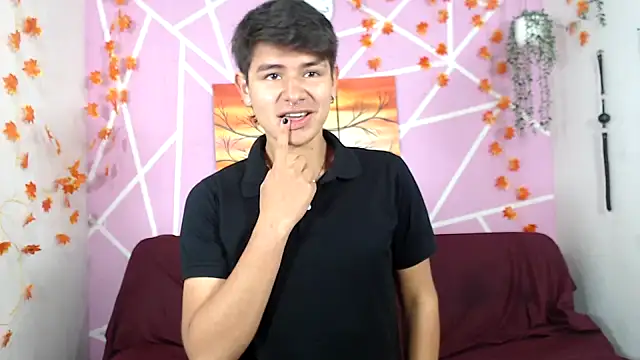 Snapshot of nexusboyhot chatting on October 3, 2025, 1:34 pm nexusboyhot online show from October 3, 2025, 1:34 pm