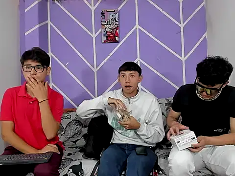 Snapshot of nexusboyhot chatting on December 4, 2025, 1:54 pm nexusboyhot online show from December 4, 2025, 1:54 pm