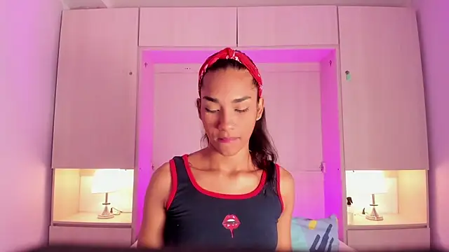 AnahiCollins online show from February 17, 2026, 11:40 am