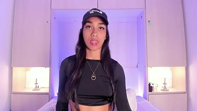 AnahiCollins online show from October 30, 2025, 11:41 am