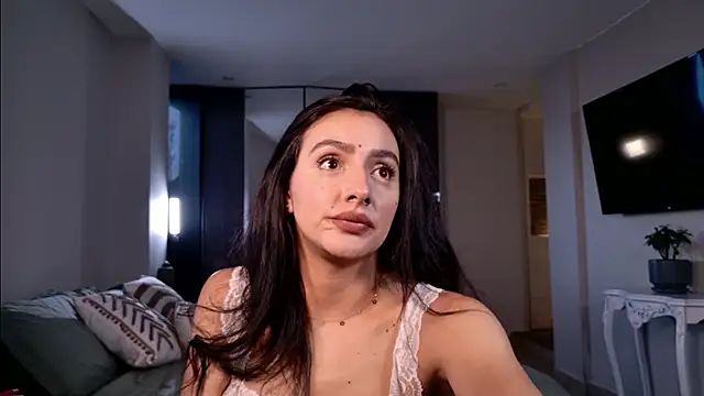 Snapshot of Milana_De chatting on November 18, 2025, 10:34 pm Milana De online show from November 18, 2025, 10:34 pm