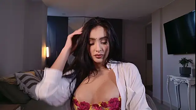 Snapshot of Milana_De chatting on November 7, 2025, 10:35 pm Milana De online show from November 7, 2025, 10:35 pm