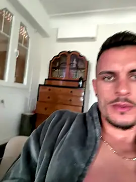 WildFlame2525 online show from October 1, 2025, 9:14 am