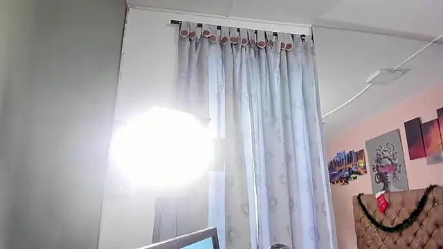 Snapshot of scarlett_vex chatting on December 17, 2025, 9:53 pm scarlett vex online show from December 17, 2025, 9:53 pm