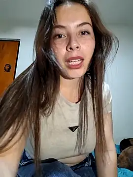 Snapshot of EmmaValencia_ chatting on October 28, 2025, 4:46 am EmmaValencia online show from October 28, 2025, 4:46 am