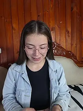 Snapshot of EmmaValencia_ chatting on January 12, 2026, 4:41 am EmmaValencia online show from January 12, 2026, 4:41 am