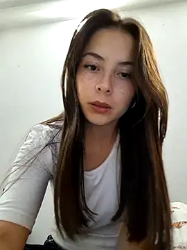 Snapshot of EmmaValencia_ chatting on October 25, 2025, 3:17 am EmmaValencia online show from October 25, 2025, 3:17 am