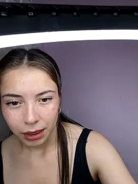 Snapshot of EmmaValencia_ chatting on October 25, 2025, 9:37 pm EmmaValencia online show from October 25, 2025, 9:37 pm