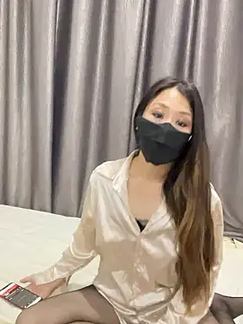 aska1986 online show from November 17, 2025, 4:22 pm