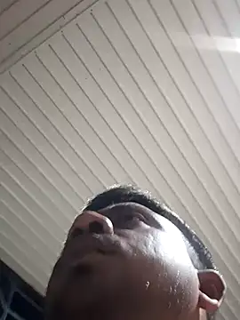 Snapshot of SlipperyRebound0 chatting on November 3, 2025, 2:53 pm SlipperyRebound0 online show from November 3, 2025, 2:53 pm