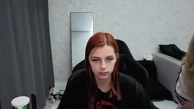 Kitti sweet online show from October 5, 2025, 1:24 pm