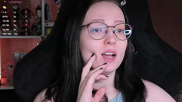 Snapshot of power_robynn chatting on April 7, 2026, 4:31 pm power robynn online show from April 7, 2026, 4:31 pm