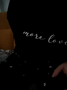 sexyguenda online show from November 28, 2025, 8:09 pm