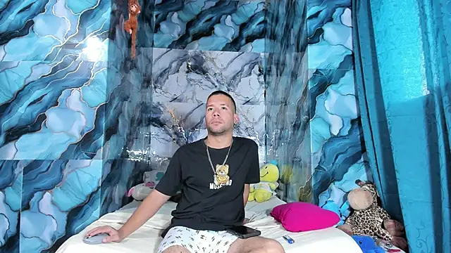 celesteyorucso1 online show from October 16, 2025, 9:34 pm