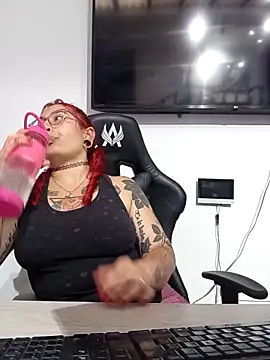 Snapshot of rojita-rojita chatting on November 26, 2025, 10:32 pm rojita-rojita online show from November 26, 2025, 10:32 pm