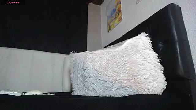 Samuel Zeuv  online show from April 13, 2026, 4:05 am