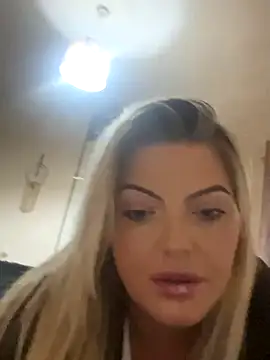 Diamondxoxx online show from November 12, 2025, 12:26 am