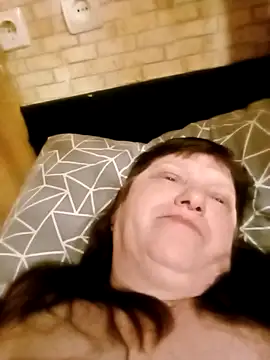 Snapshot of Apeesynka55211 chatting on March 4, 2026, 3:47 am Apeesynka55211 online show from March 4, 2026, 3:47 am