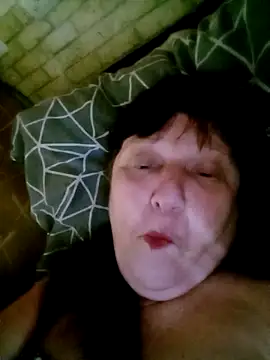 Snapshot of Apeesynka55211 chatting on April 5, 2026, 4:41 am Apeesynka55211 online show from April 5, 2026, 4:41 am