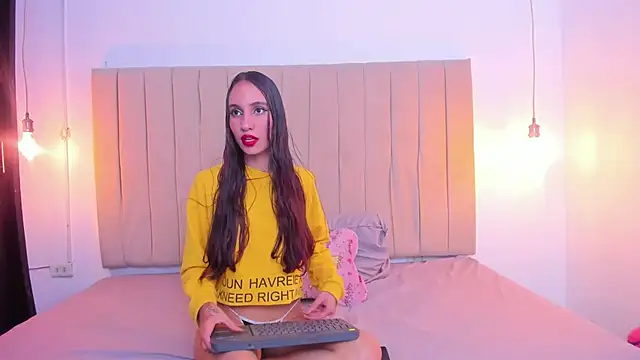 mara hil online show from December 2, 2025, 4:25 am