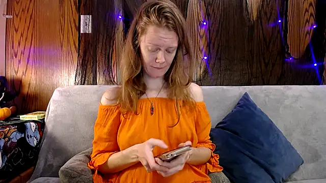 Snapshot of naughtyfox89 chatting on October 30, 2025, 2:10 am naughtyfox89 online show from October 30, 2025, 2:10 am