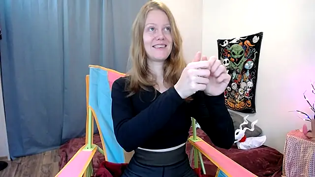 Snapshot of naughtyfox89 chatting on October 13, 2025, 5:25 pm naughtyfox89 online show from October 13, 2025, 5:25 pm