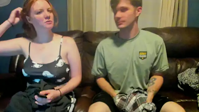 Snapshot of LoversUnleashedXO chatting on October 18, 2025, 4:14 am LoversUnleashedXO online show from October 18, 2025, 4:14 am