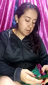 Snapshot of linda_swett chatting on January 6, 2026, 12:03 am linda swett online show from January 6, 2026, 12:03 am