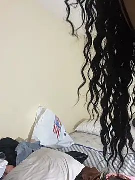 RobertaxGutierrez online show from November 17, 2025, 1:09 am