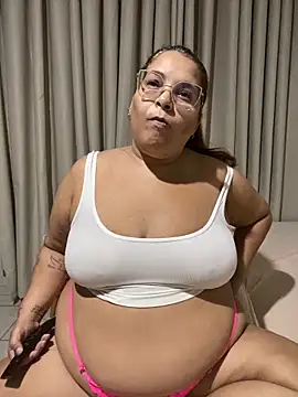 Snapshot of Livpoppe chatting on April 10, 2026, 9:16 am Livpoppe online show from April 10, 2026, 9:16 am