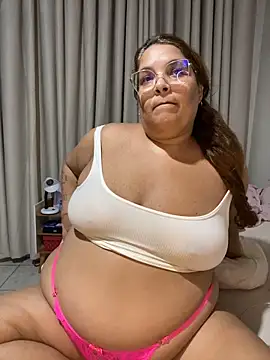 Snapshot of Livpoppe chatting on April 14, 2026, 1:43 am Livpoppe online show from April 14, 2026, 1:43 am