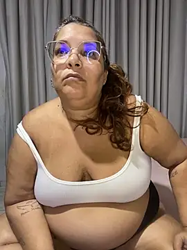 Snapshot of Livpoppe chatting on March 21, 2026, 4:44 pm Livpoppe online show from March 21, 2026, 4:44 pm