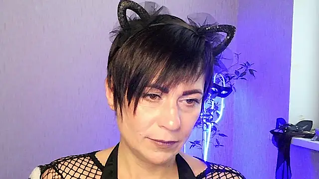 Ashley Brookss online show from November 29, 2025, 11:21 am