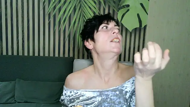 Ashley Brookss online show from October 24, 2025, 8:52 pm