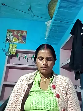 Mohni cute online show from November 19, 2025, 4:07 pm