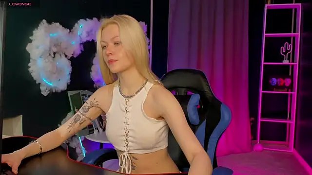 Snapshot of Callista_a chatting on December 14, 2025, 3:02 am Callista a online show from December 14, 2025, 3:02 am